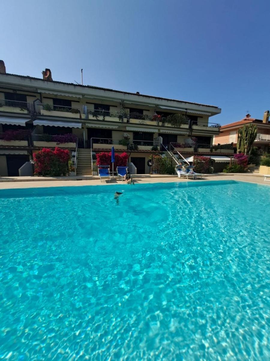Appartamenti Residence Il Porto 13 E 16 بورتو أتْسورّو المظهر الخارجي الصورة